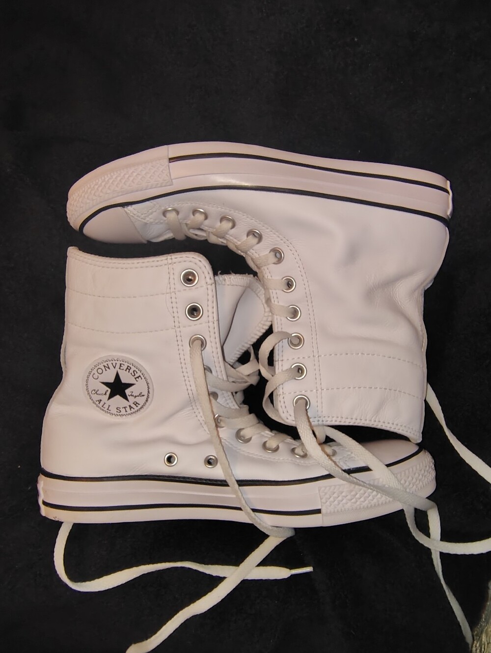 Converse Size 8.5 White Leather Hi Top Sneakers